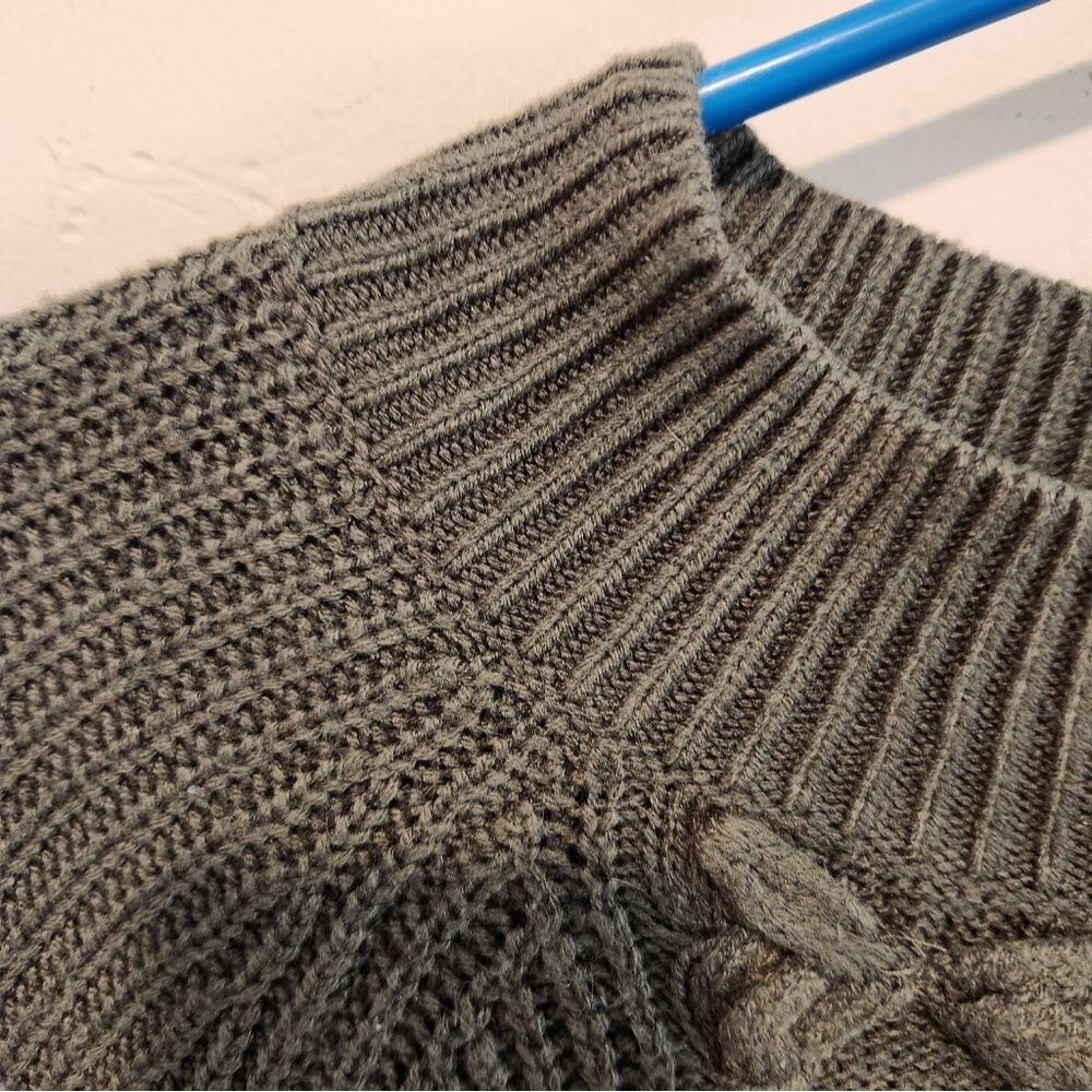 Sweaters 2 for $15!! Leith Olive Green Turtleneck Sweater Size M - Picture 4 of 5